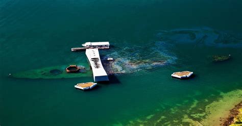 does oil still leak from the uss arizona|Underwater at the USS Arizona